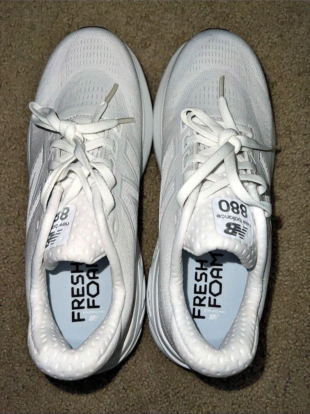 New Balance Fresh Foam X 880v13 Athletic Shoes White & Black Women's US Size 7 - Picture 2 of 6